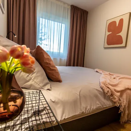 Navigare Apartman *